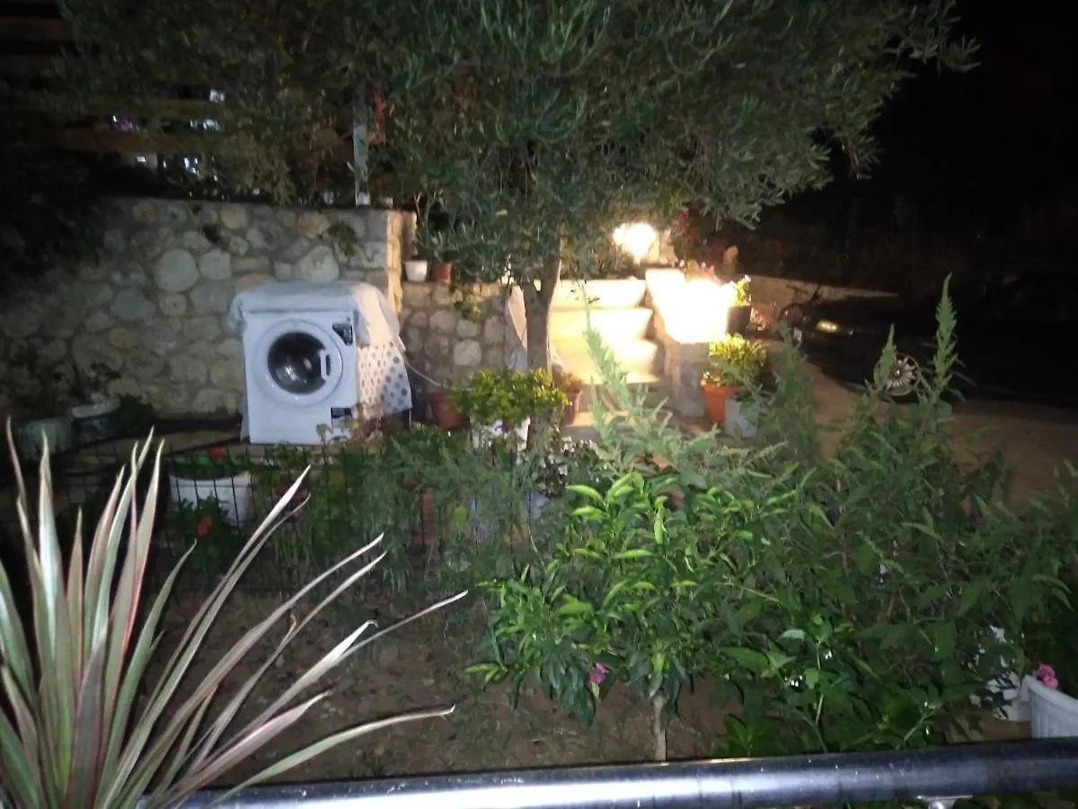 Apartment Erjon Ksamil 0*,  Albania